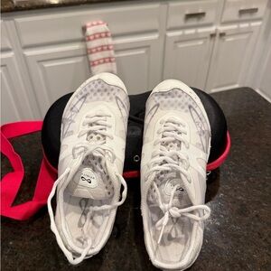 Nfinity Vengeance Shoes - Size 7